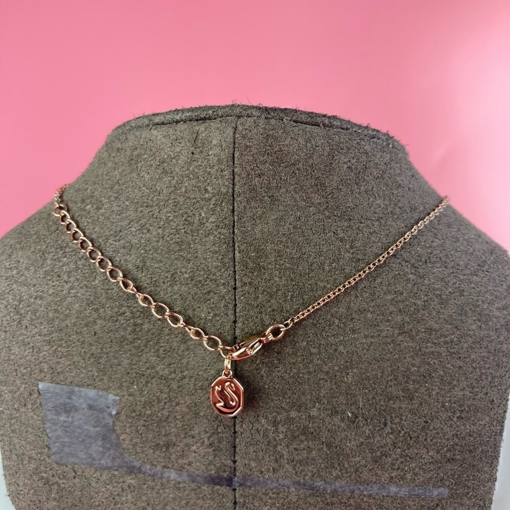 Swarovski Signum pendant
Swan, Long, White, Rose gold-tone plated Necklace - Picture 5 of 5